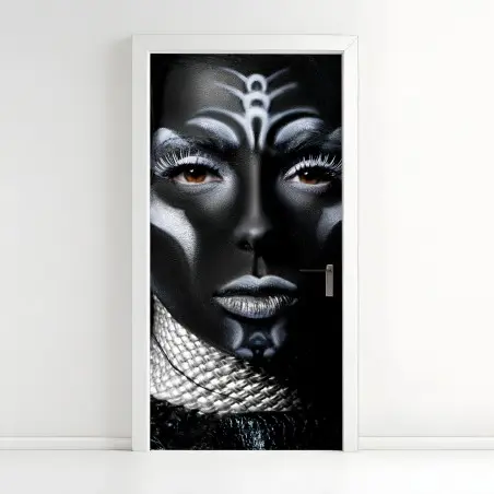 Pegatina para puerta rostro tribal en alto contraste – Pixers®