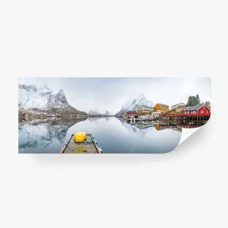 Fotomural paisaje nórdico con muelle y cabañas reflejadas – Pixers®