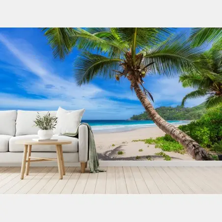 Fotomural escena de playa tropical con palmera inclinada y velero – Pixers®