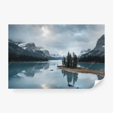 Fotomural isla solitaria en lago alpino de aguas turquesa – Pixers®