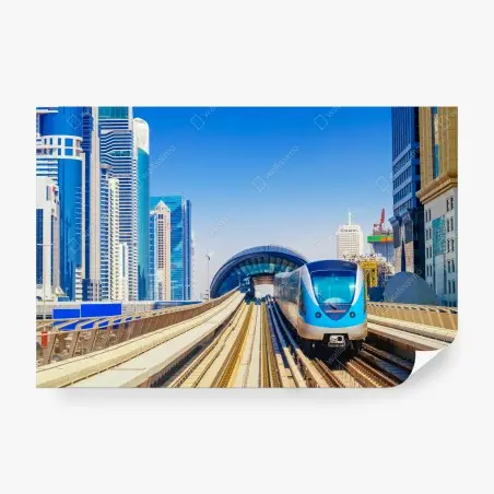 Fotomural tren metropolitano entre rascacielos – Pixers®