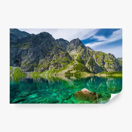 Fotomural impresionante paisaje de Czarny Staw: lago cristalino y montañas – Pixers®