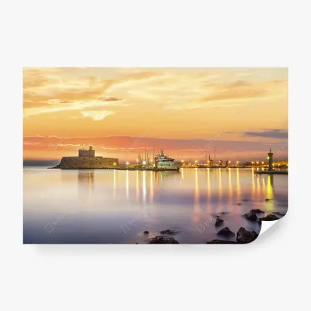 Fotomural amanecer dorado en la fortaleza Agios Nikolaos de Mandraki, Rodas – Pixers®