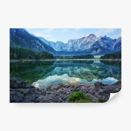 Fotomural amanecer sereno en el Lago Fusine, Alpes Julianos – Pixers®
