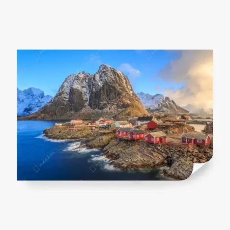 Fotomural pueblo costero en Noruega entre montañas nevadas – Pixers®