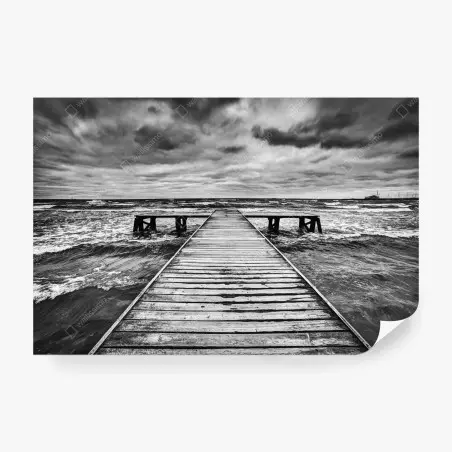 Fotomural muelle solitario sobre mar tempestuoso – Pixers®
