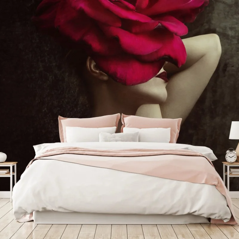Fotomural mujer con rosa roja gigante