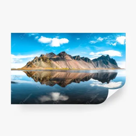 Fotomural reflejos de Vestrahorn en Stokksnes – Pixers®