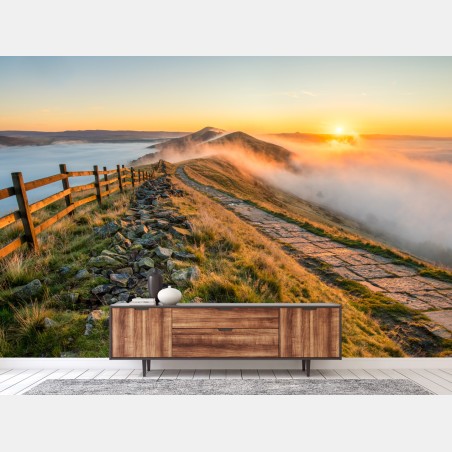 Fotomural amanecer en la cresta neblinosa – Pixers®