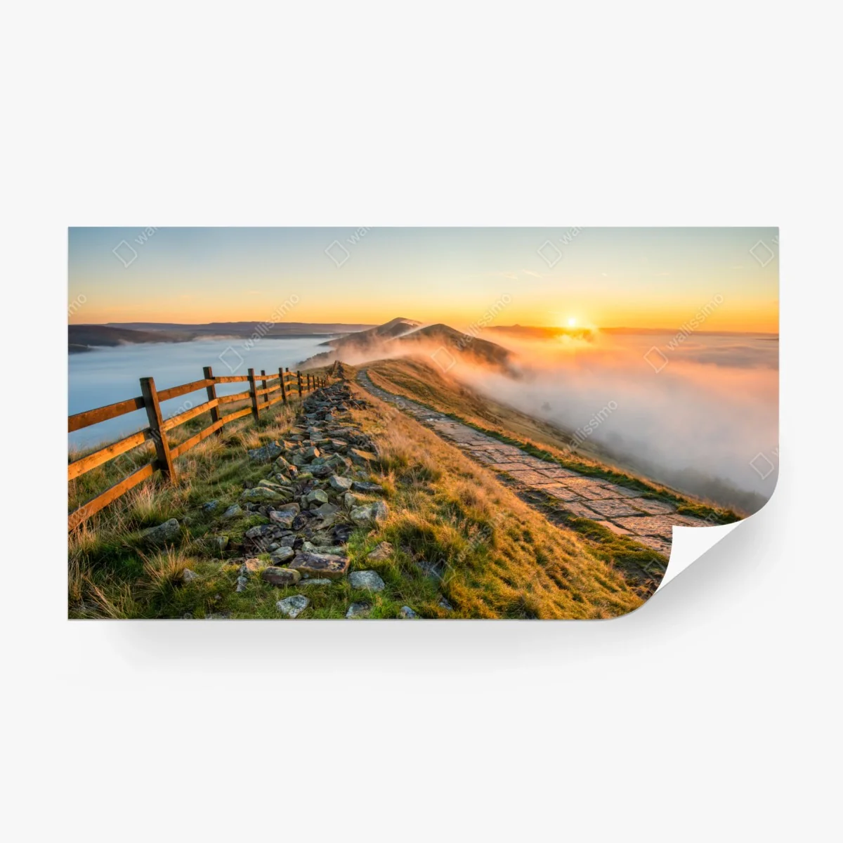 Fotomural amanecer en la cresta neblinosa – Pixers®