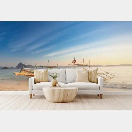 Fotomural amanecer sereno en la playa con lanchas tradicionales – Pixers®