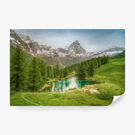 Fotomural sereno lago azul en Cervinia, paisaje alpino – Pixers®