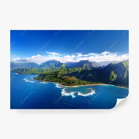 Fotomural paraíso costero: vista aérea de playa y montañas – Pixers®