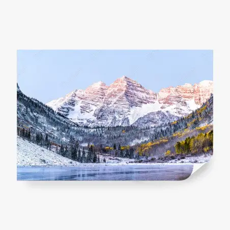 Fotomural amanecer en montañas nevadas y lago cristalino – Pixers®