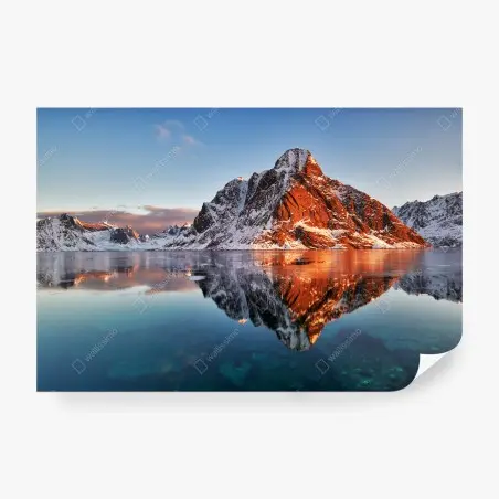 Fotomural amanecer cálido sobre las montañas de Lofoten, Noruega – Pixers®
