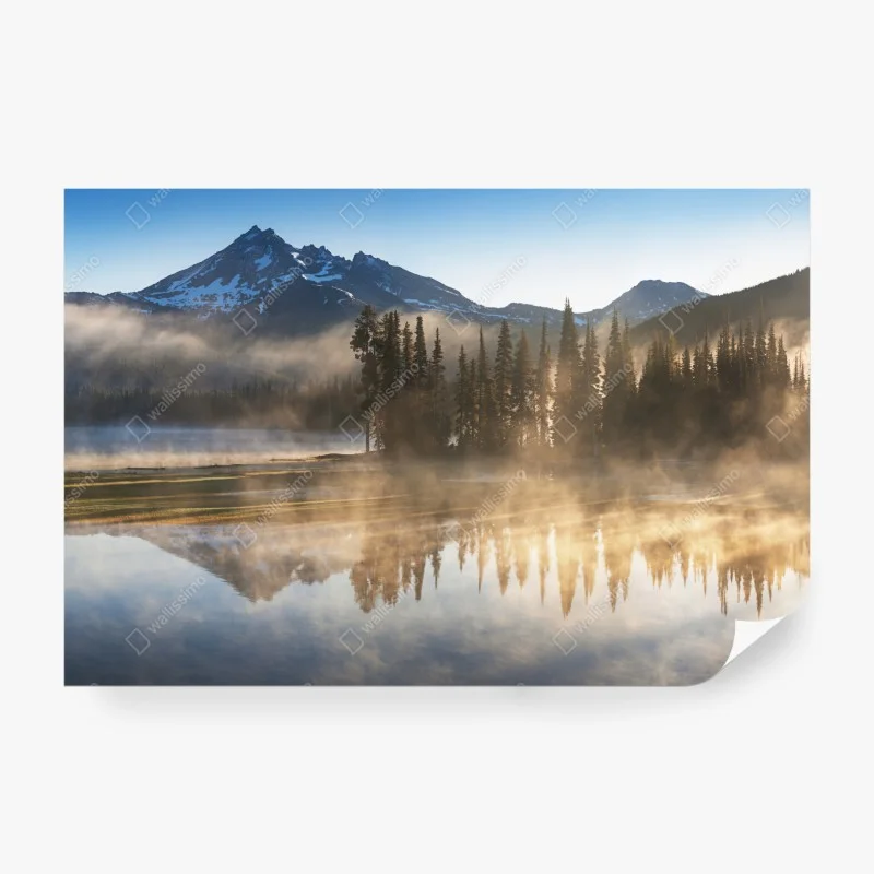 Fotomural amanecer sobre lago montañoso con niebla