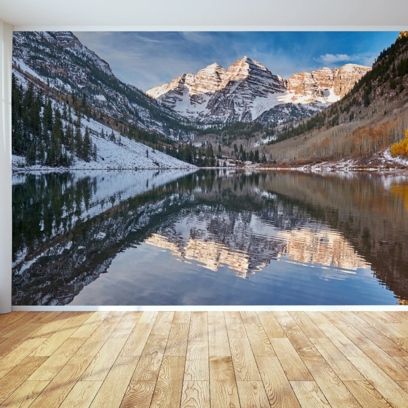 Fotomural reflejos de montaña al amanecer