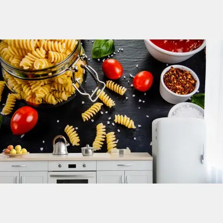 Fotomural escena mediterránea de pasta fusilli y tomates cherry – Pixers®
