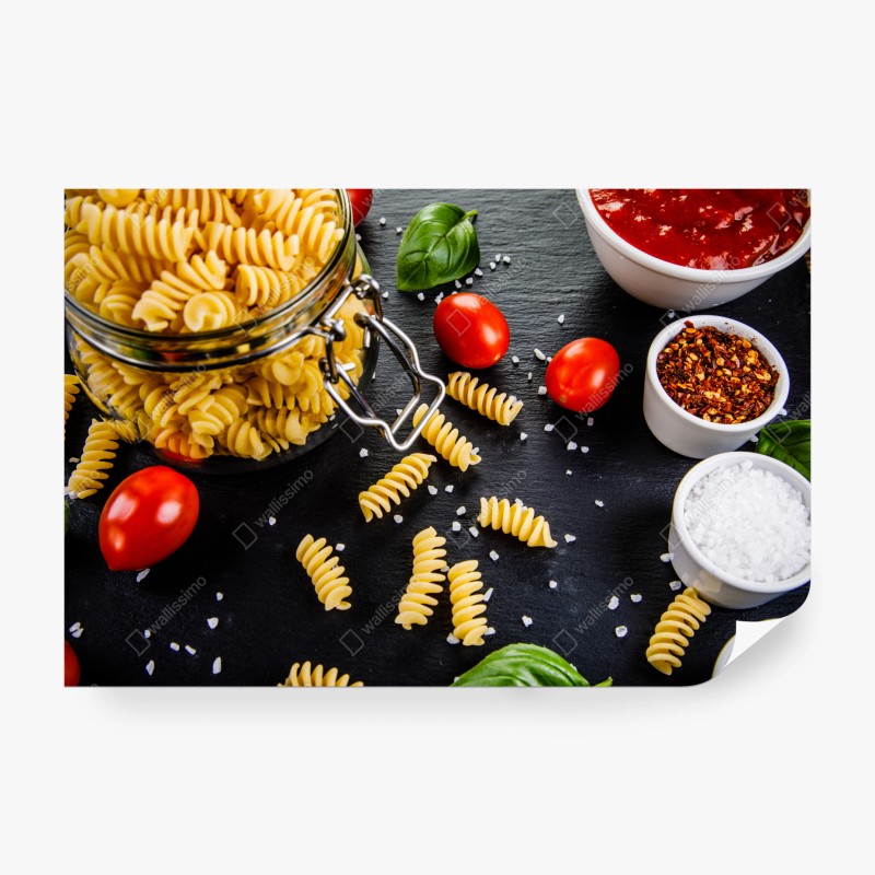 Fotomural escena mediterránea de pasta fusilli y tomates cherry