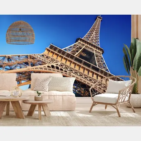 Fotomural perspectiva inclinada de la Torre Eiffel al atardecer – Pixers®
