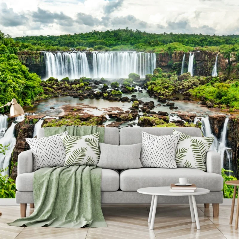 Fotomural panorama de las cataratas de Iguazú entre selvas exuberantes
