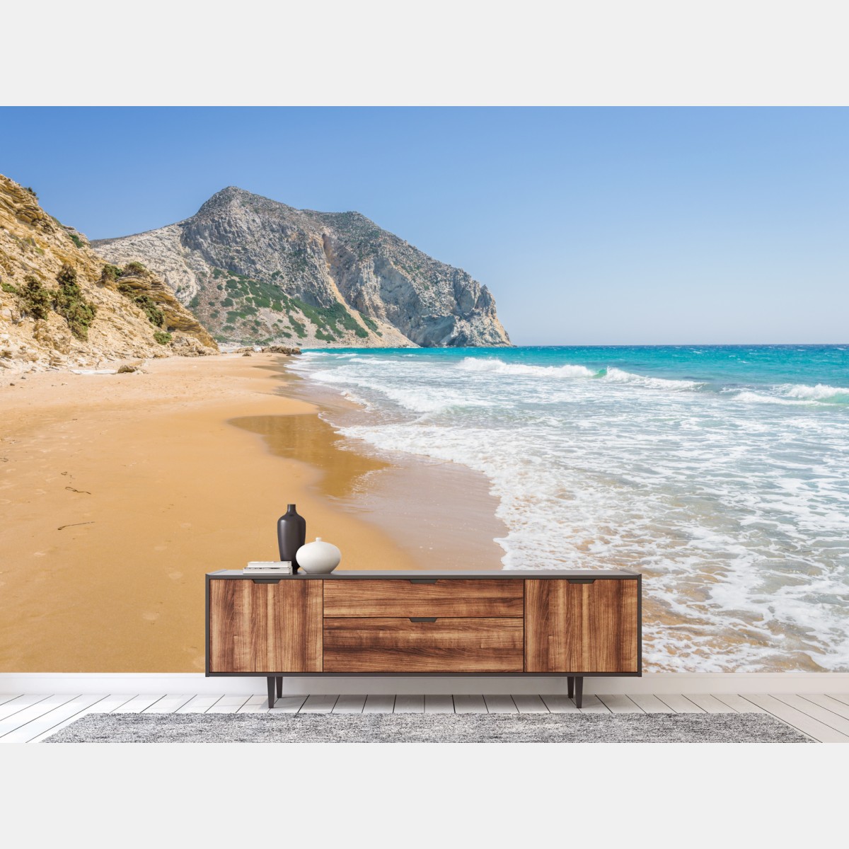Fotomural paisaje costero de arena dorada y mar turquesa – Pixers®