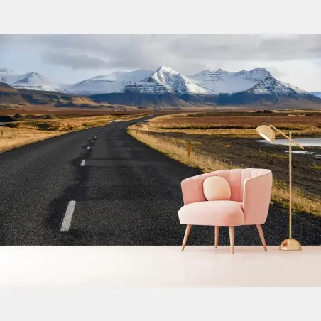Fotomural carretera hacia las montañas nevadas de Islandia – Pixers®