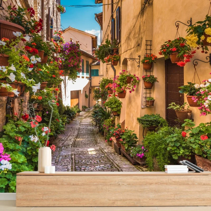 Fotomural calle floral medieval en Umbria, Italia