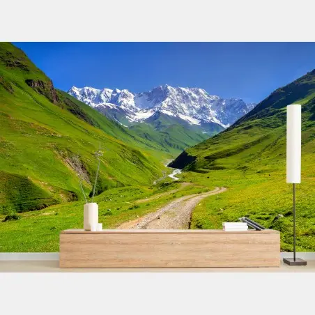 Fotomural camino hacia el pico Shkhara en Ushguli, Svaneti – Pixers®
