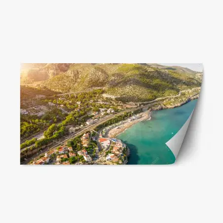 Pegatina reposicionable panorámica aérea de pueblo costero y aguas turquesa – Pixers®