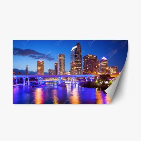 Pegatina reposicionable horizonte nocturno de Tampa con reflejos en el río – Pixers®