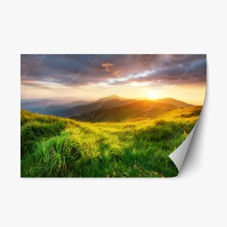 Pegatina reposicionable amanecer dorado en el valle montañoso – Pixers®