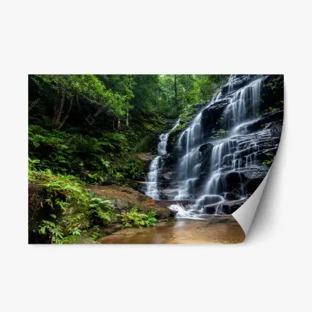 Pegatina reposicionable paisaje de cascada en bosque verde – Pixers®