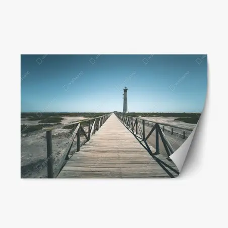 Pegatina reposicionable camino de madera hacia el faro en la costa – Pixers®