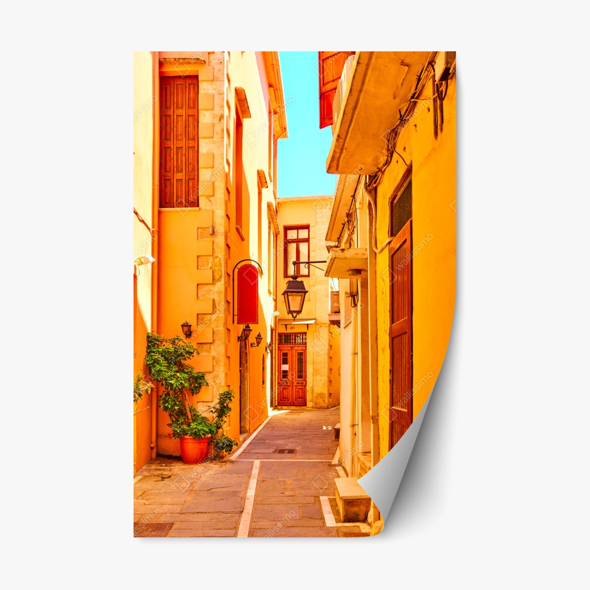 Pegatina reposicionable calle estrecha de Rethymno bañada por el sol – Pixers®