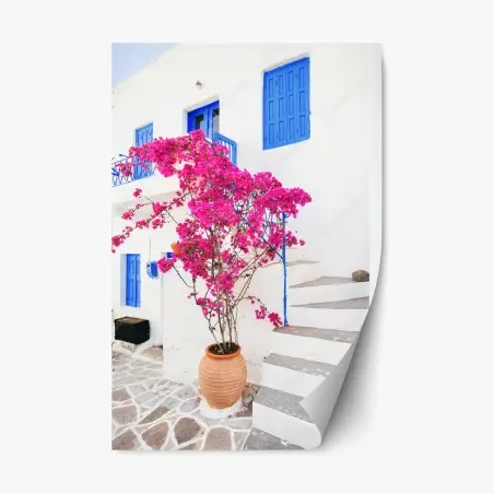 Pegatina reposicionable fachada blanca con buganvilla fucsia y ventanas azules – Pixers®