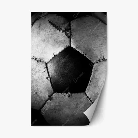 Pegatina reposicionable balón de fútbol desgastado en blanco y negro – Pixers®