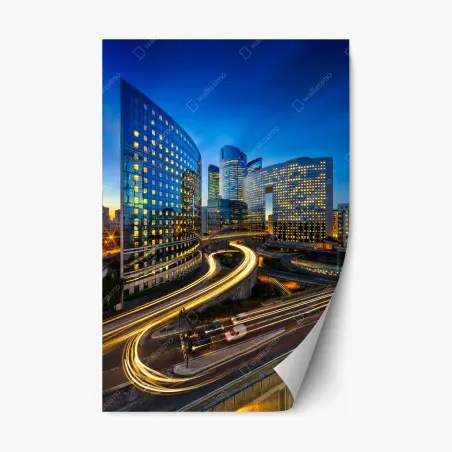 Pegatina reposicionable estelas de luz sobre la ciudad moderna – Pixers®