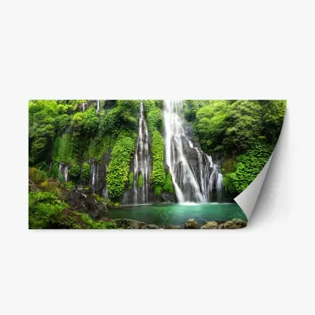 Pegatina reposicionable cascada esmeralda en selva tropical – Pixers®