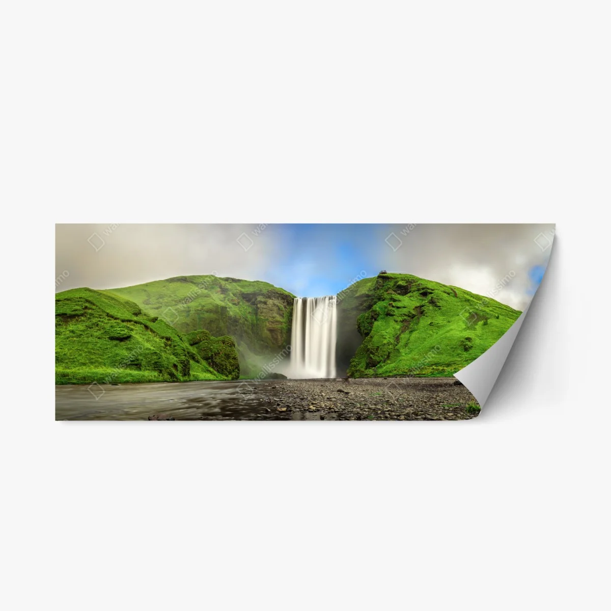 Pegatina reposicionable amanecer en Skógafoss, cascada y acantilados verdes – Pixers® Pegatina reposicionable amanecer en Skógafoss, cascada y acantilados verdes – Pixers®