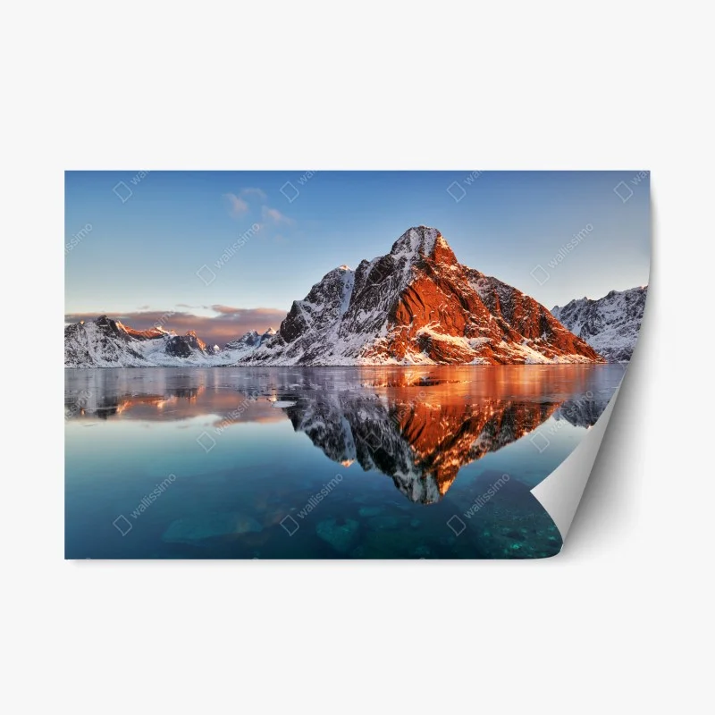 Pegatina reposicionable amanecer cálido sobre las montañas de Lofoten, Noruega