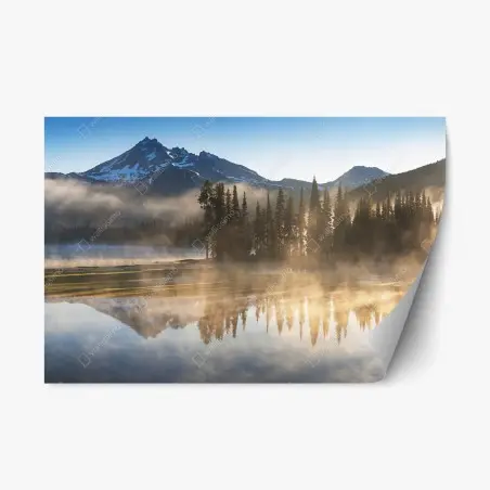 Pegatina reposicionable amanecer sobre lago montañoso con niebla – Pixers®