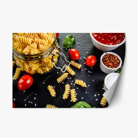 Pegatina reposicionable escena mediterránea de pasta fusilli y tomates cherry – Pixers®
