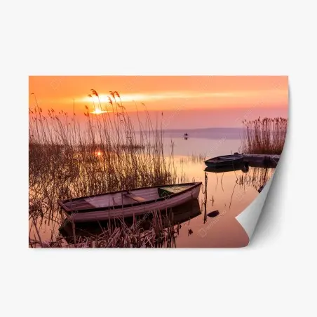 Pegatina reposicionable amanecer en la laguna con barcas – Pixers®