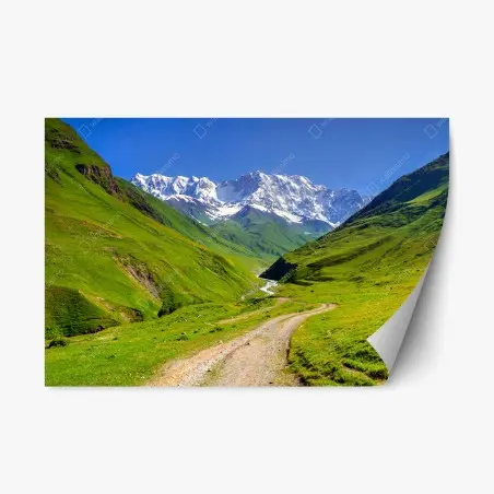 Pegatina reposicionable camino hacia el pico Shkhara en Ushguli, Svaneti – Pixers®