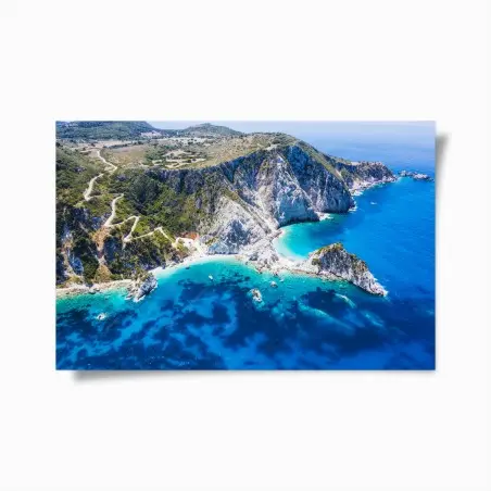 Póster vista aérea de acantilados y mar turquesa – Pixers®