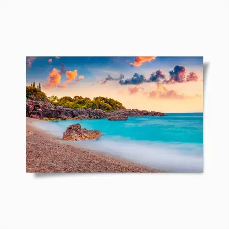 Póster amanecer en la playa de Himare, costa del Mar Adriático – Pixers®