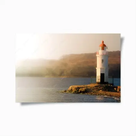 Póster faro solitario al borde del mar – Pixers®