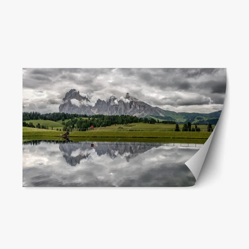 Pegatina reposicionable paisaje dramático en Alpe di Siusi, Dolomitas