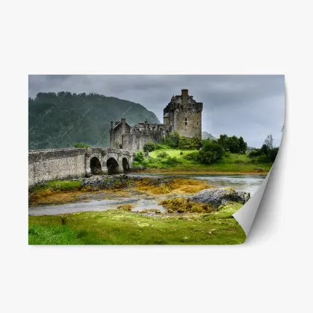 Pegatina reposicionable castillo antiguo junto al puente sobre el lago – Pixers®